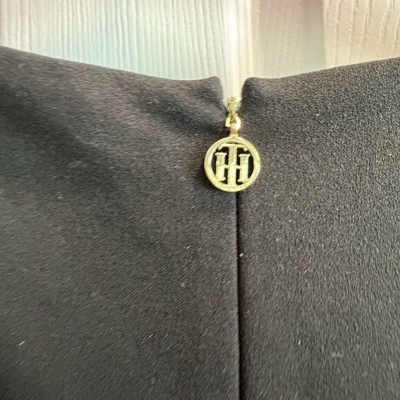 Elegant Black Sleeveless Jumper - Picture 5 of 6